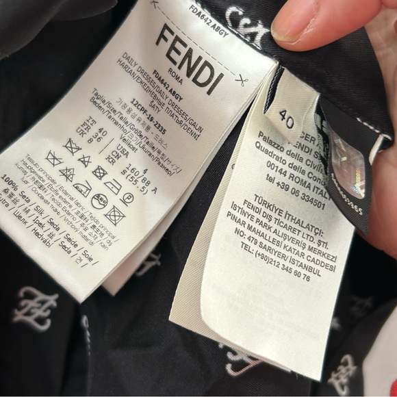 $1790 New 🆕 Fendi Kaligraph logo print silk button dress size 40 - Picture 11 of 12